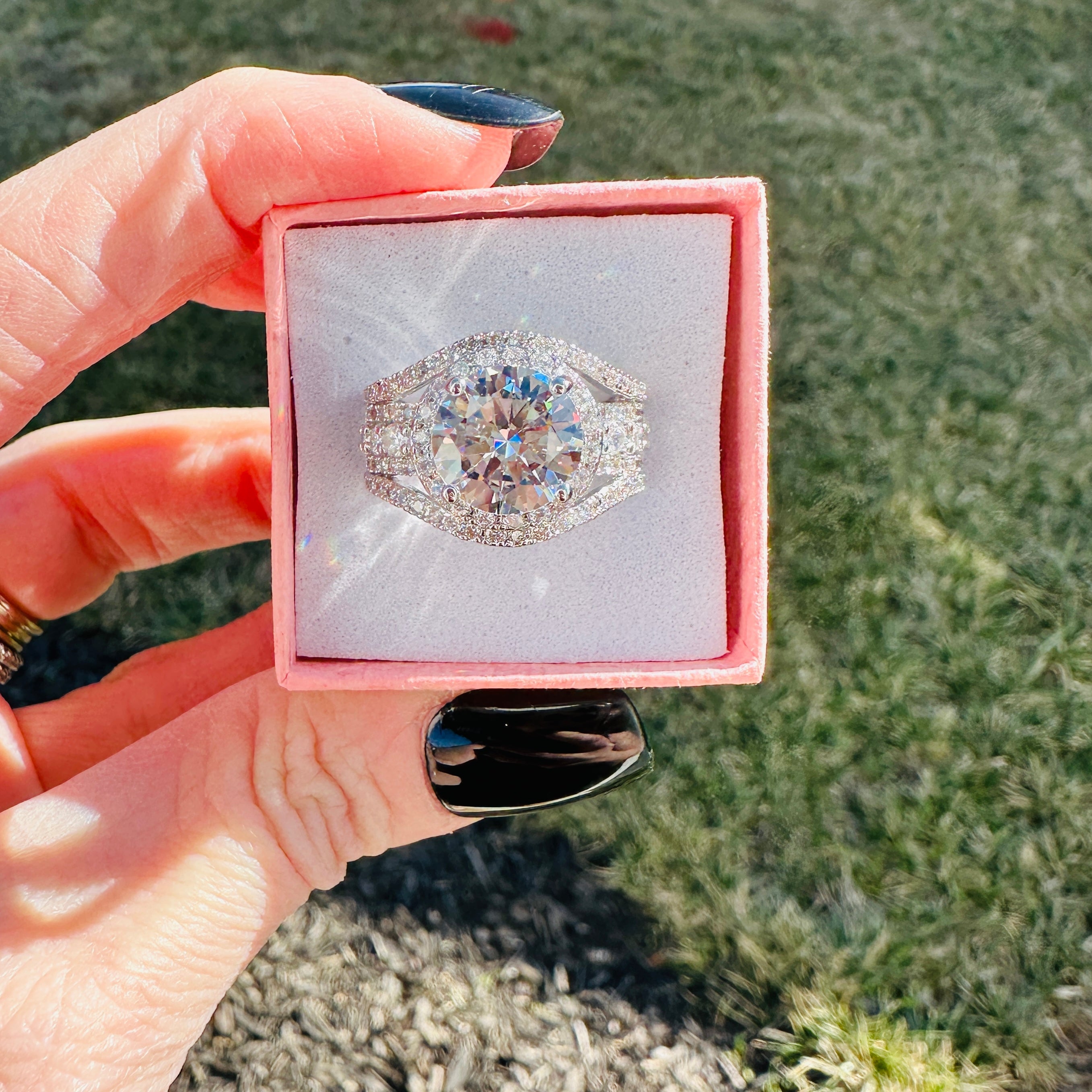 CELESTE HALO RING ring