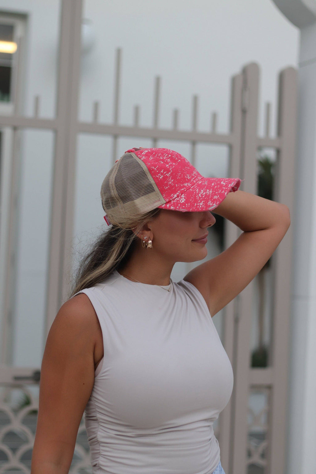 Coral Spatter Hat with Beige Mesh