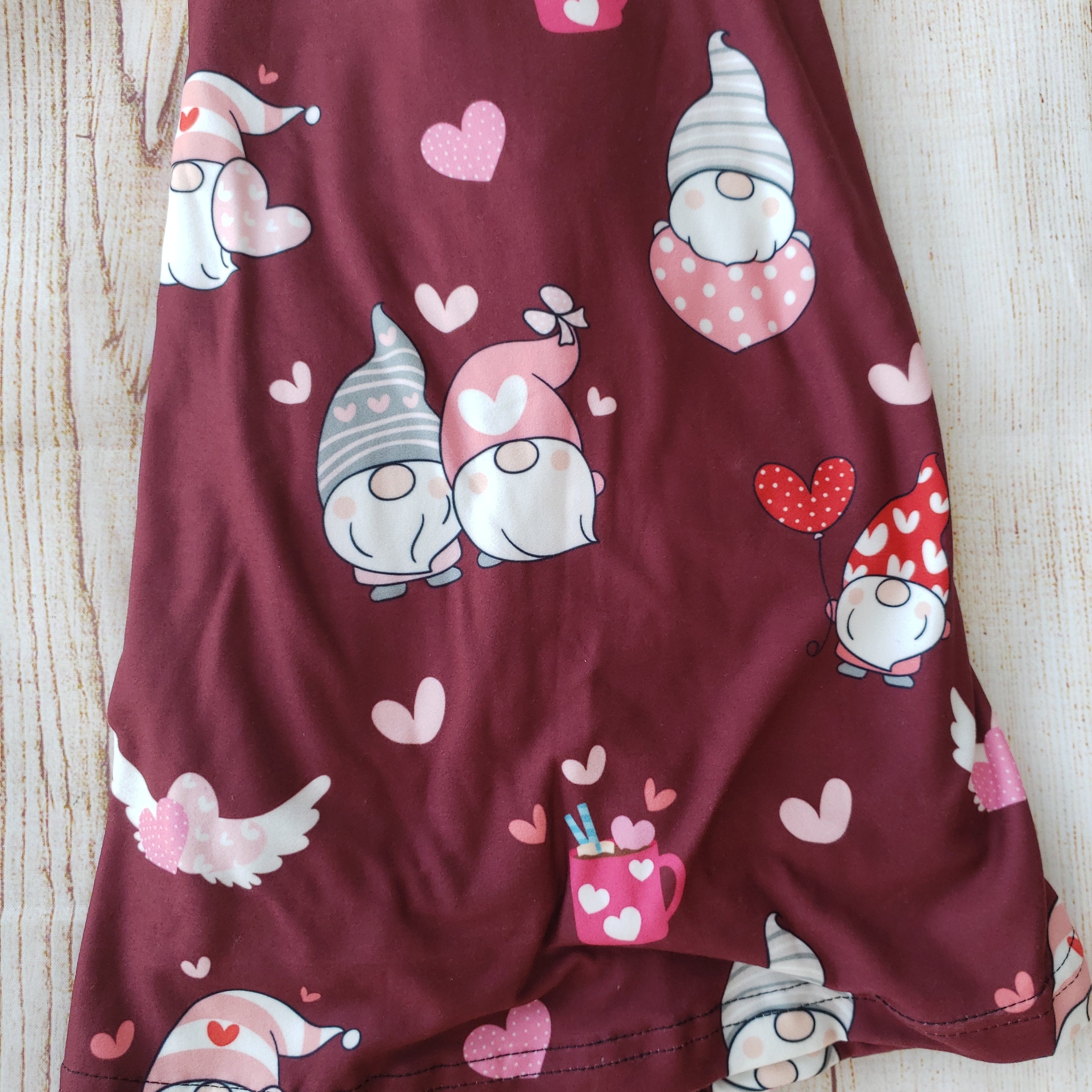 LOVE AT GNOME SKORT