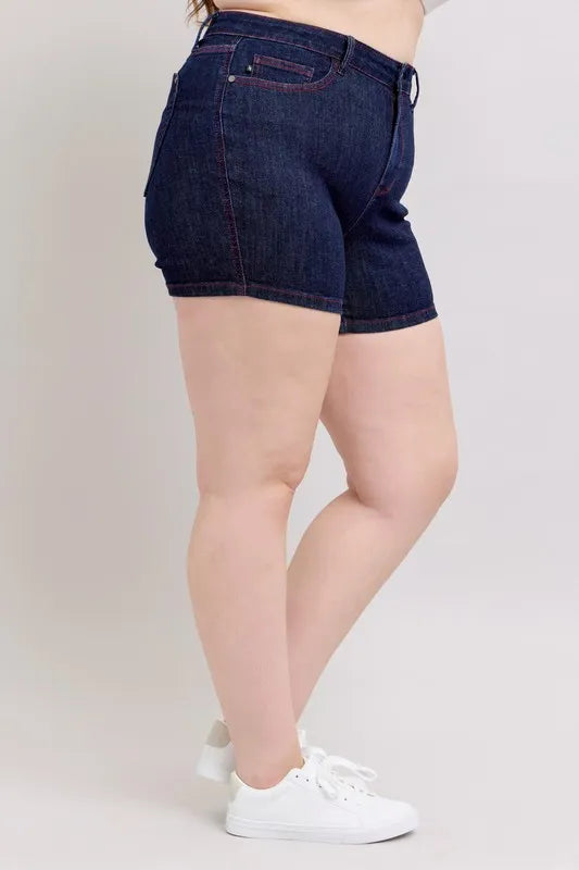 Judy Blue Plus Size HW Heart Shaped Pkts & Red Contrast Thread Denim Shorts