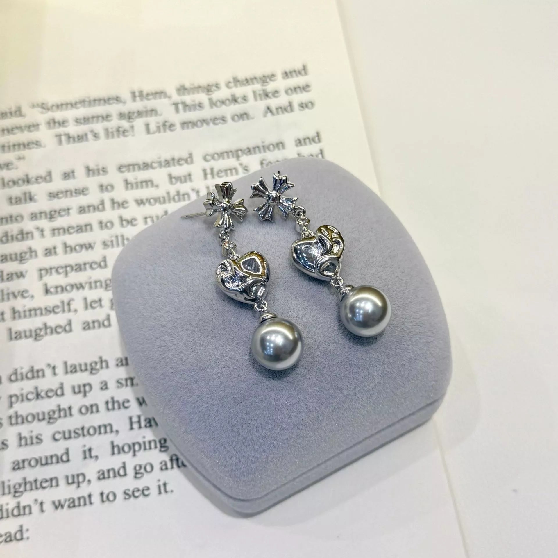 PEARL HEART DROP EARRINGS Earrings