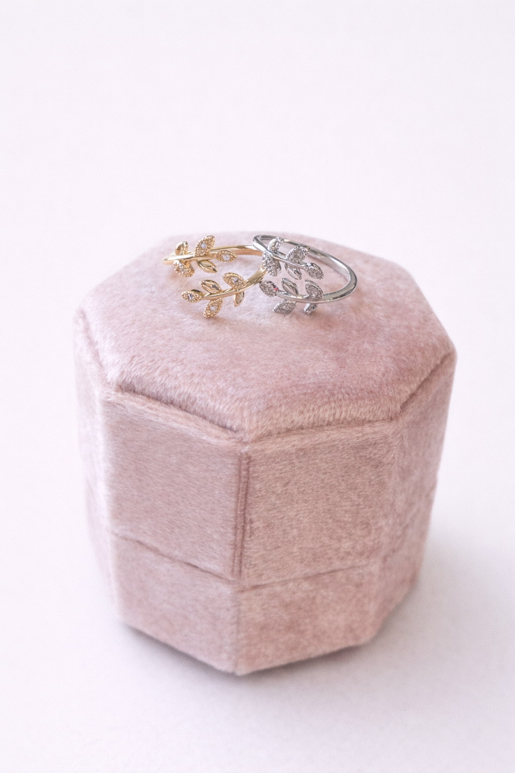 IVY TWIST ADJUSTABLE RING = GOLD ring