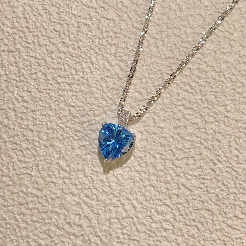 .925 STERLING SILVER ZIRCON HEART NECKLACE Necklace