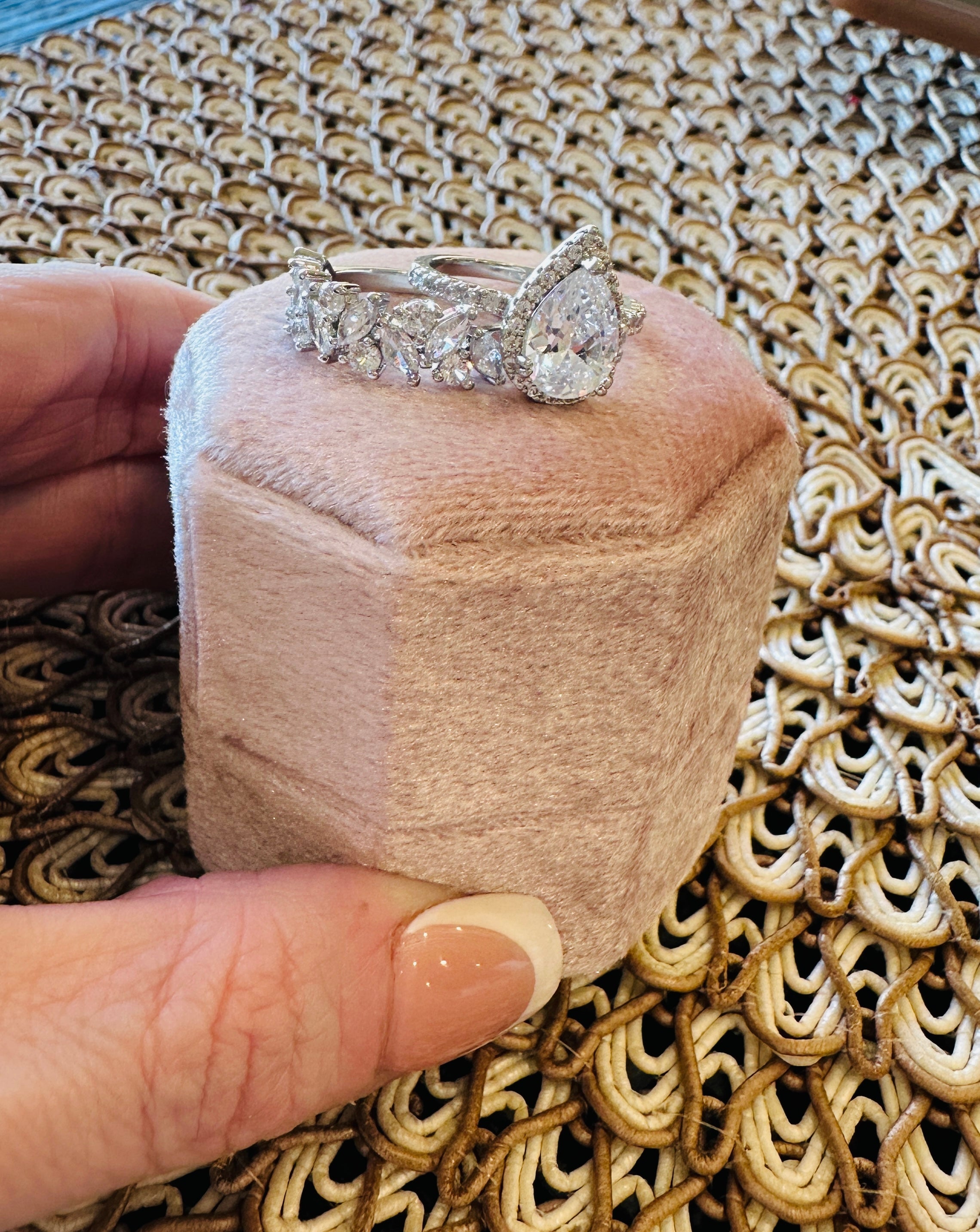 ANASTASIA PEAR LUXE RING SET RING