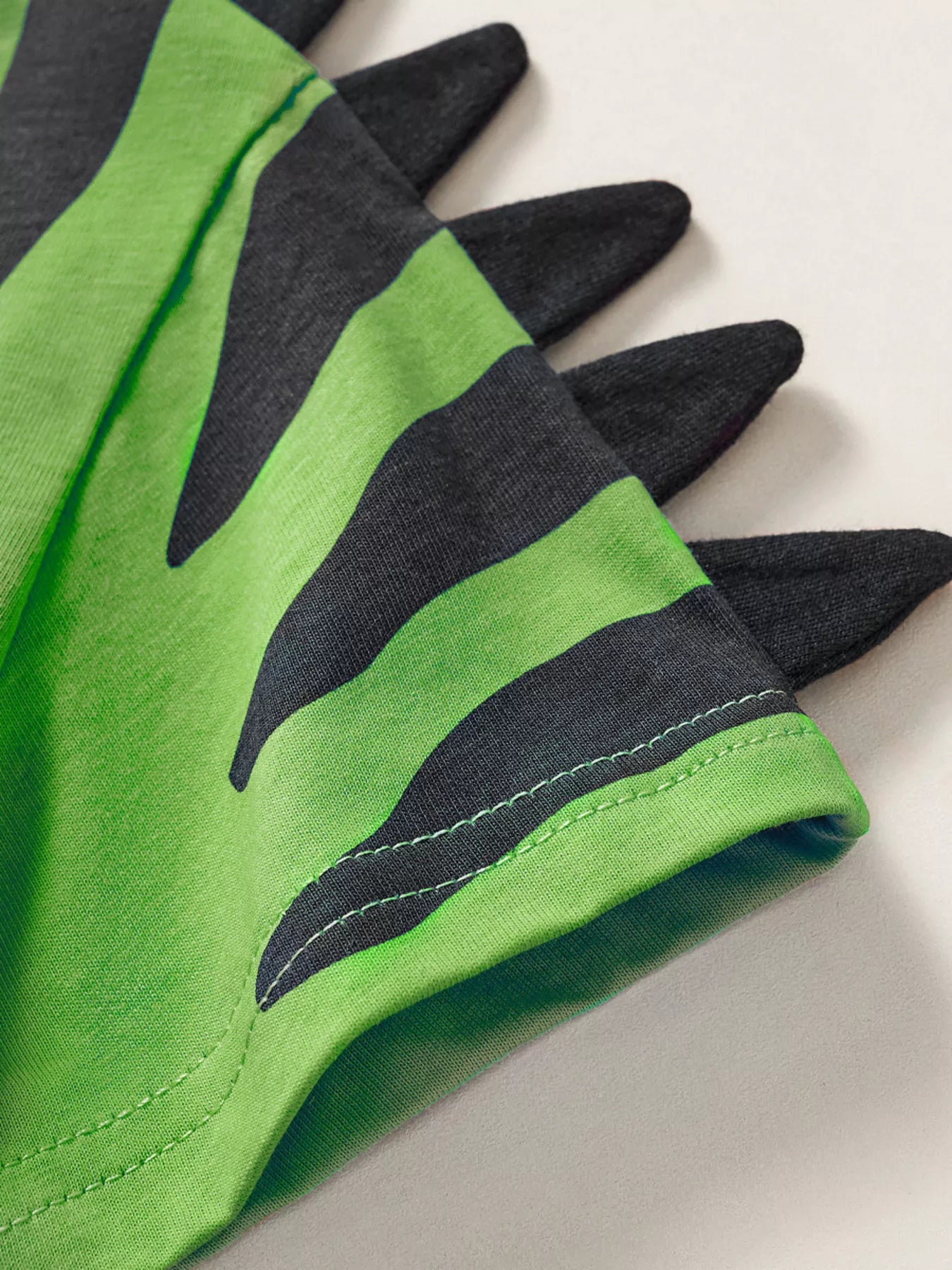 CHILDREN'S DINOSAUR GRAPHIC TEE AND SHORTS SET KIDS CLOTHING