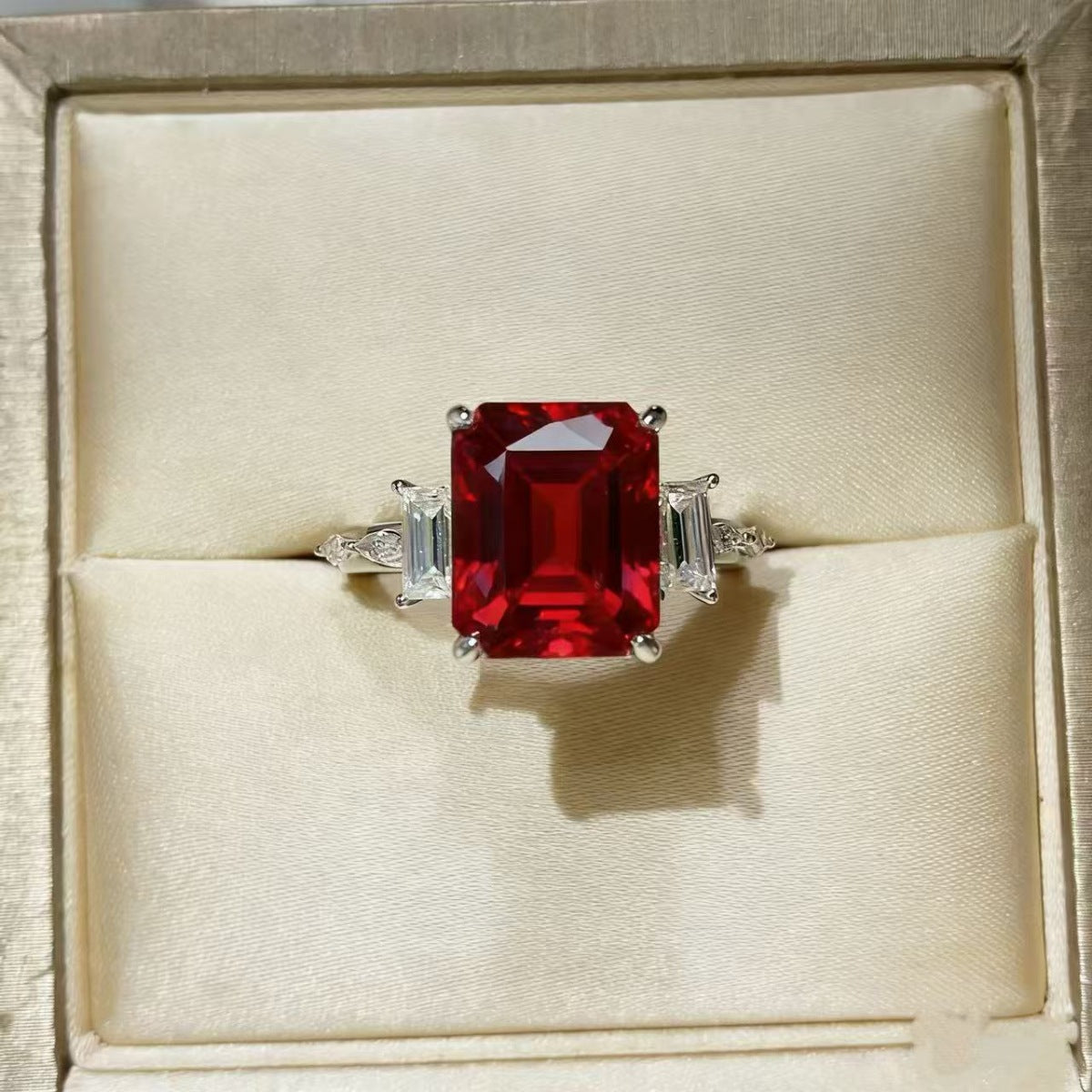 5 CARAT MOISSANITE .925 STERLING SILVER RING ring
