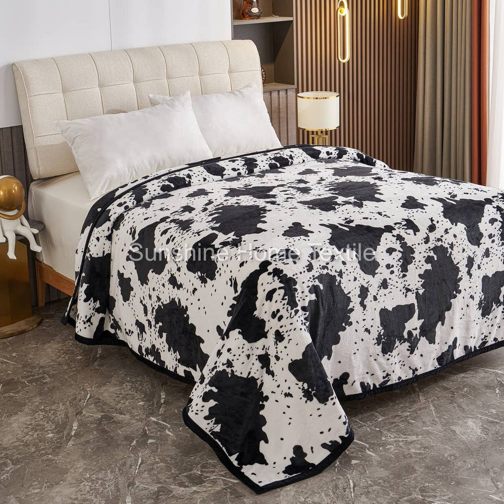 BLACK AND WHITE COW PRINT SUPER SOFT PLUSH BLANKET Blanket