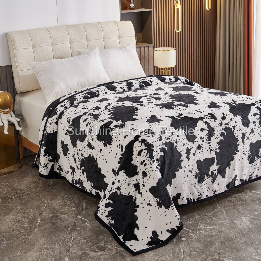 BLACK AND WHITE COW PRINT SUPER SOFT PLUSH BLANKET Blanket