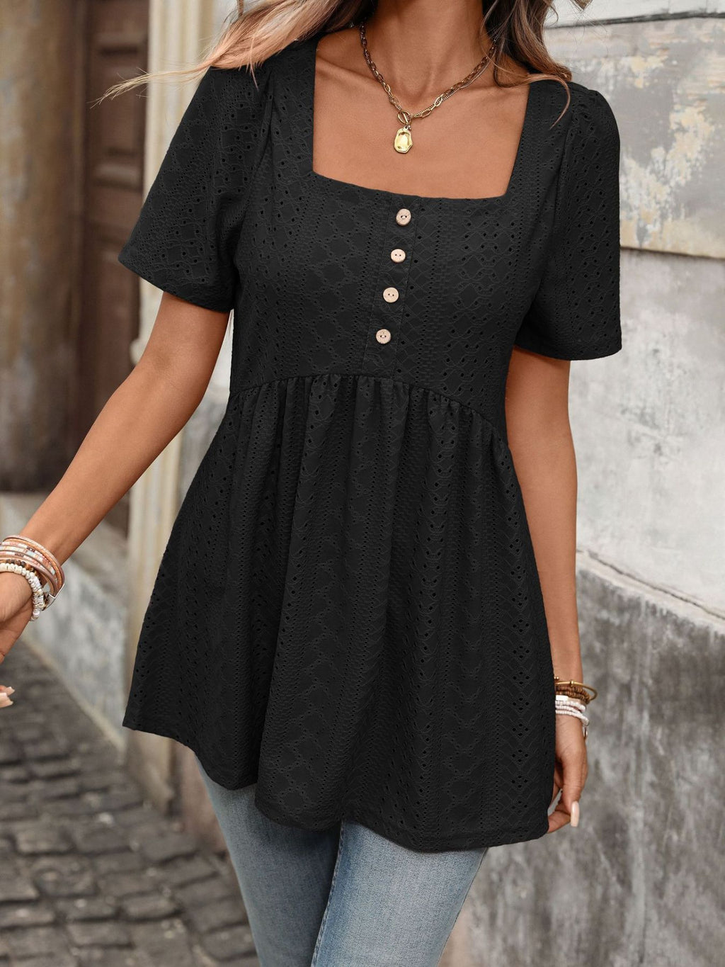 EYELET SQUARE NECK SHORT SLEEVE TOP TOP