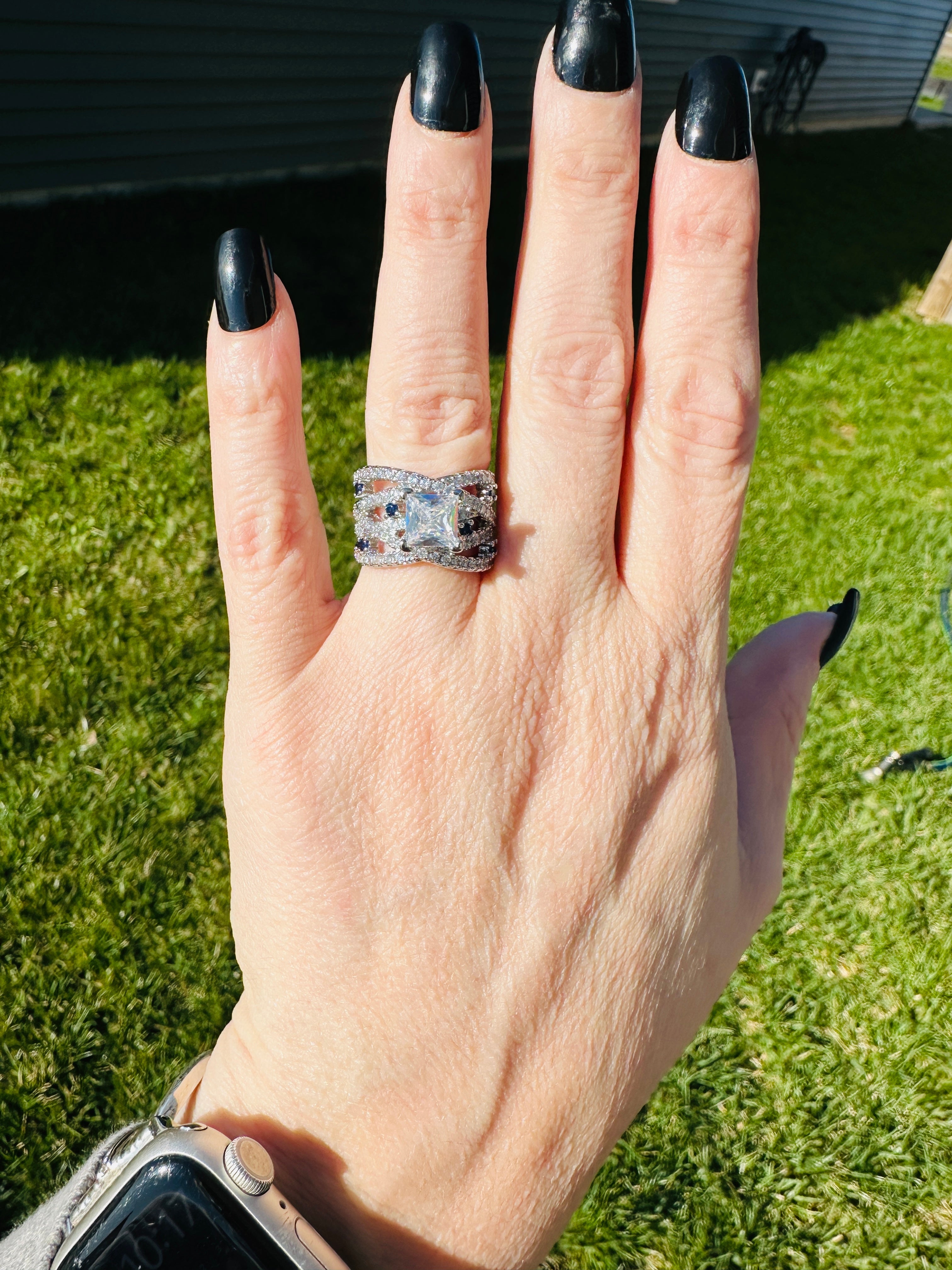 ELOWEN SAPPHIRE LUXE BAND RING RING