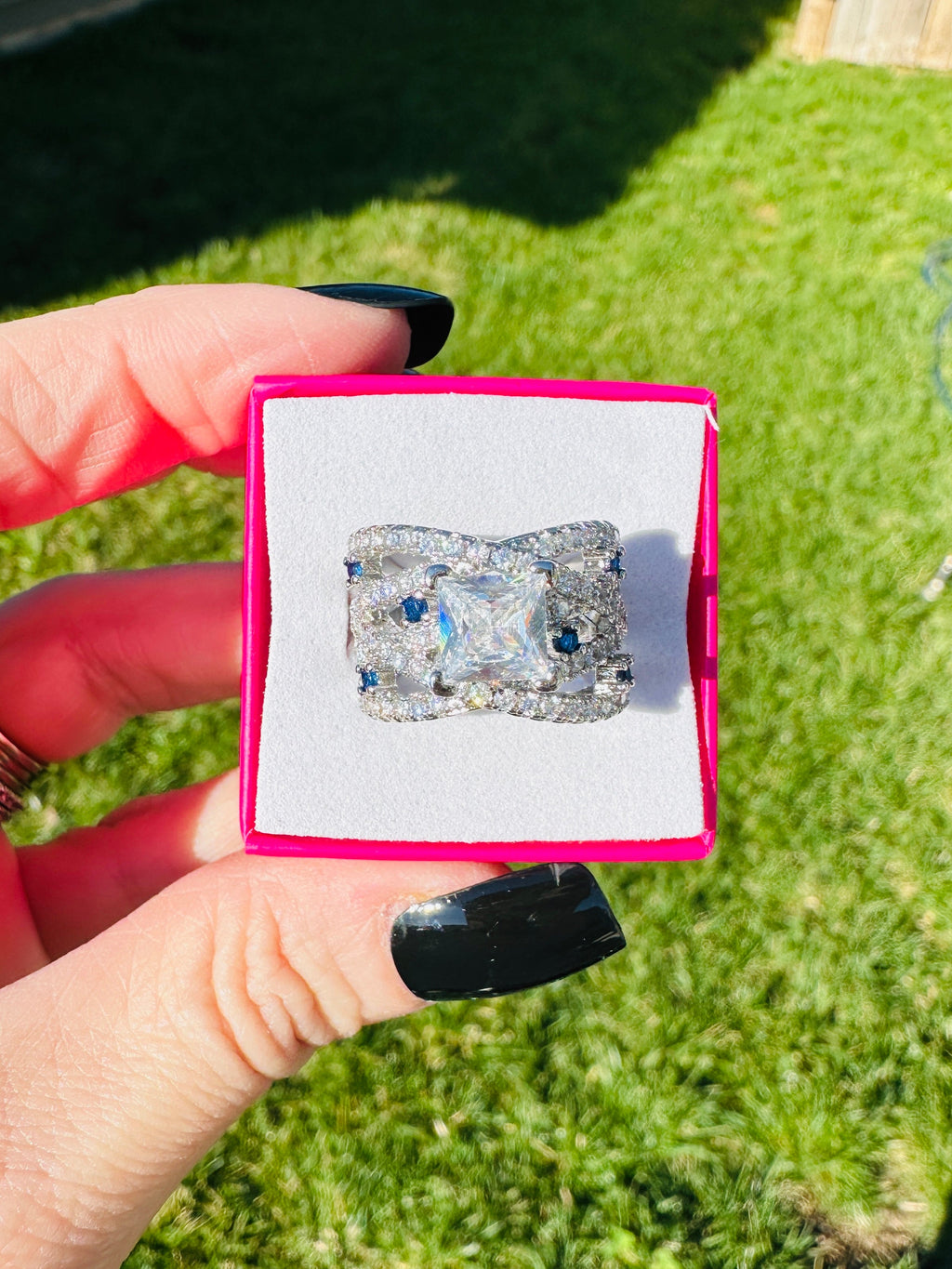 ELOWEN SAPPHIRE LUXE BAND RING RING