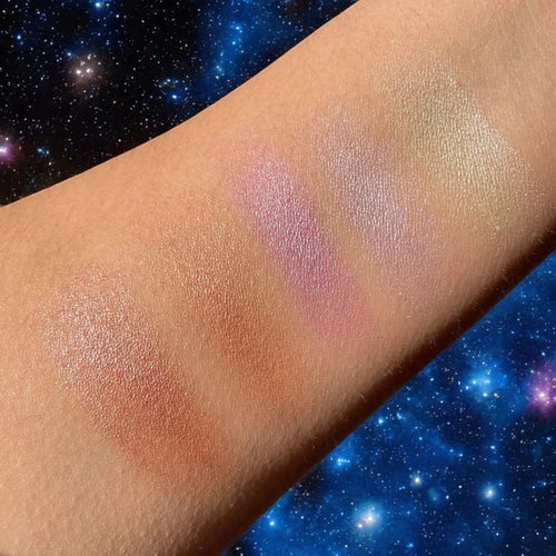 AMUSE COSMETIC COSMIC GLOW HIGHLIGHTER PALETTE COSMETICS