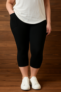 SOLID BLACK POCKET CAPRI LEGGINGS capri