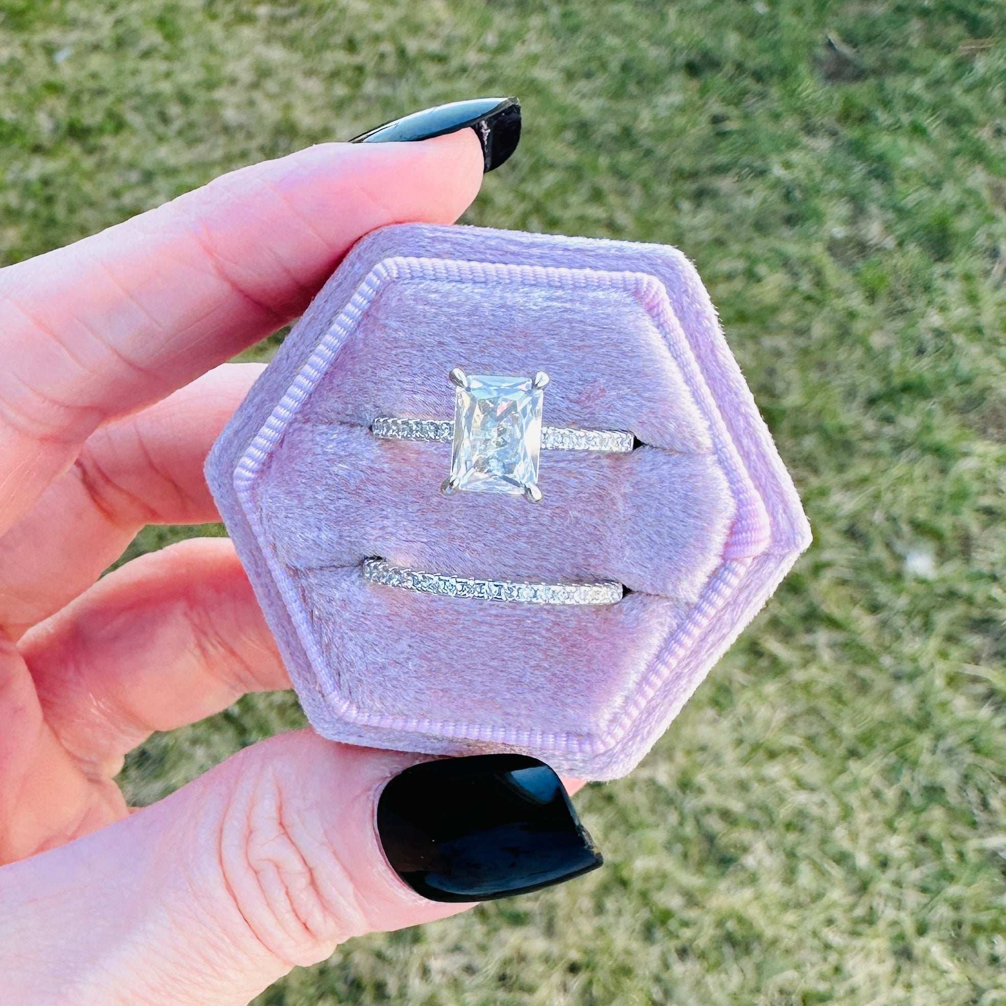 ARIA LUXE RADIANT RING SET RING