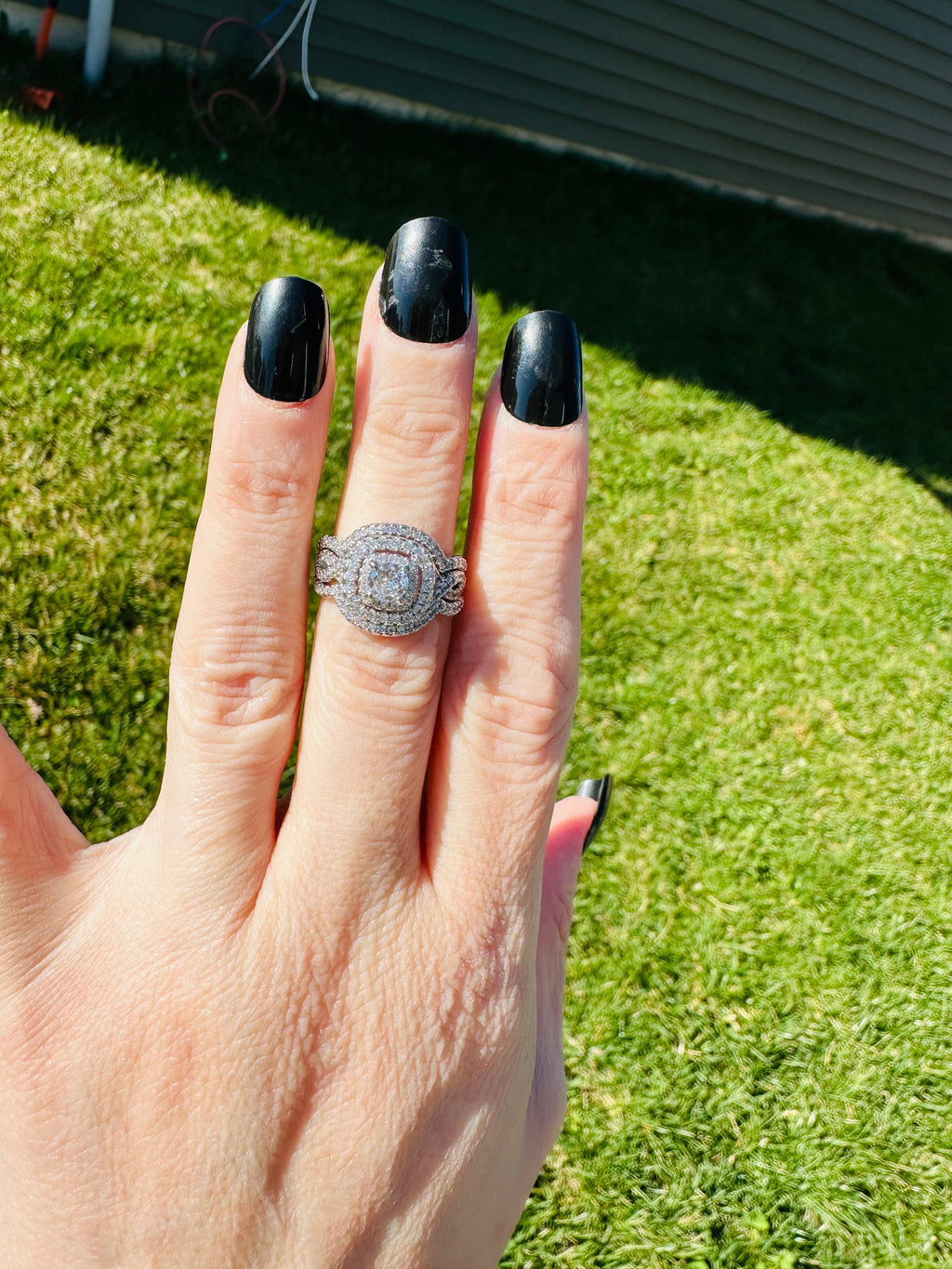 ALESSIA 3-PIECE GRAND HALO RING SET RING
