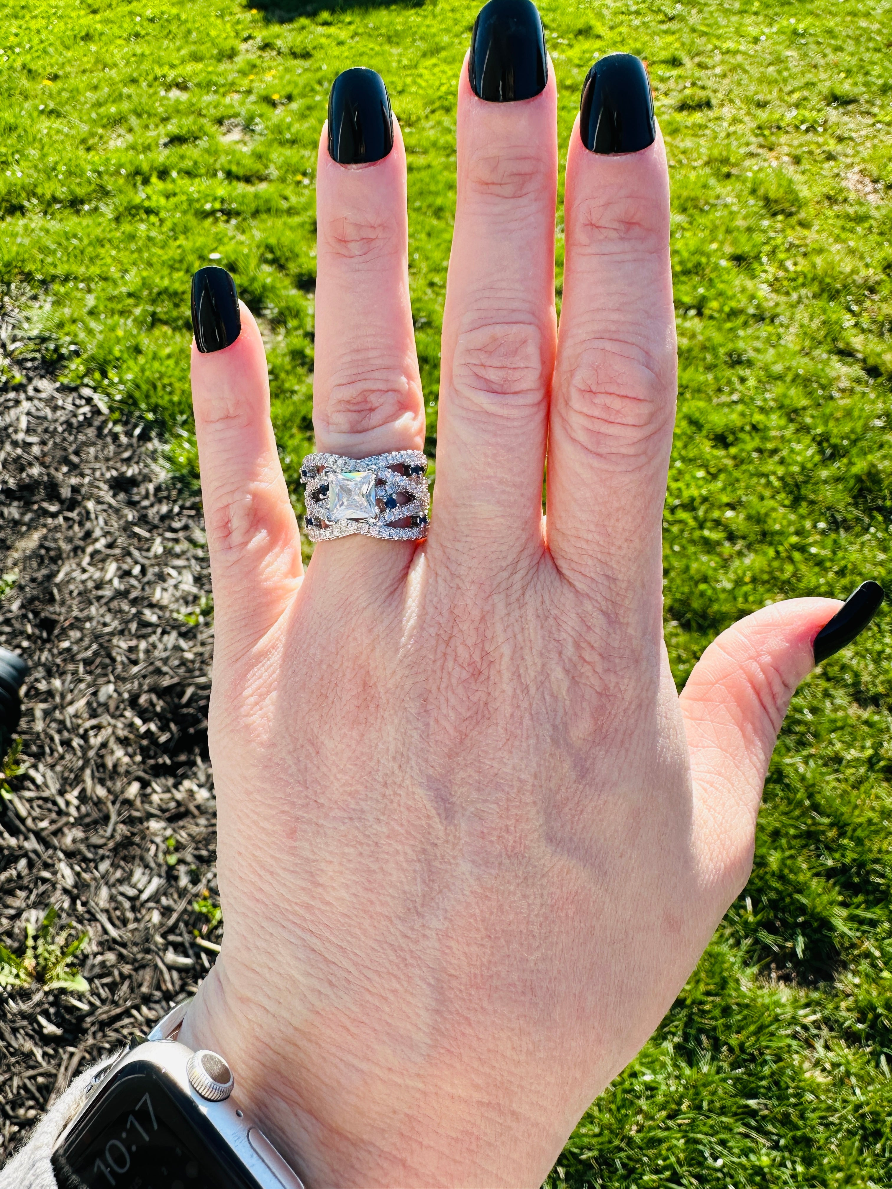ELOWEN SAPPHIRE LUXE BAND RING RING