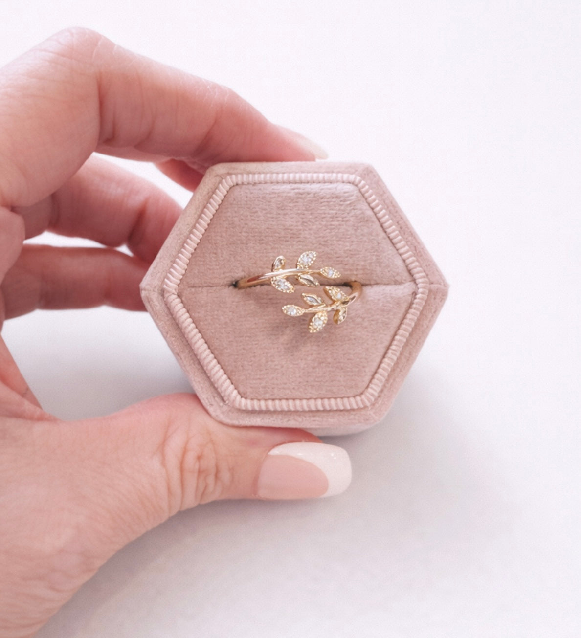 IVY TWIST ADJUSTABLE RING = GOLD ring
