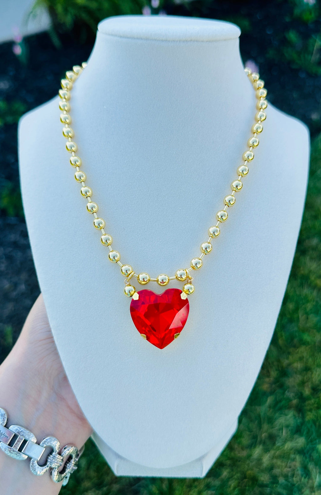 CRYSTAL HEART GOLD BEAD NECKLACE - 5 COLORS
