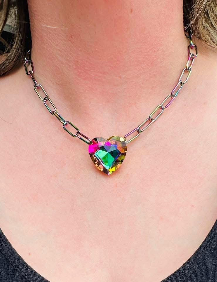 IRIDESCENT CRYSTAL HEART PAPERCLIP CHAIN NECKLACE