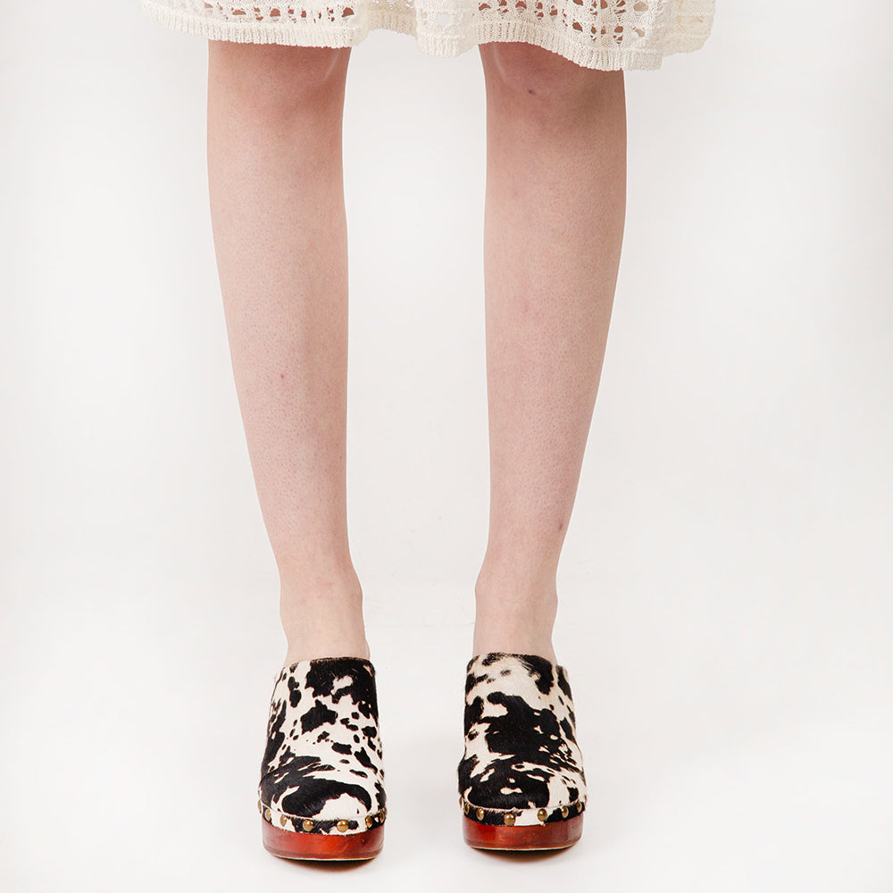 LOYAL WEST CARLOTTA TRAIL CLOGS - COWHIDE Heels & Clogs