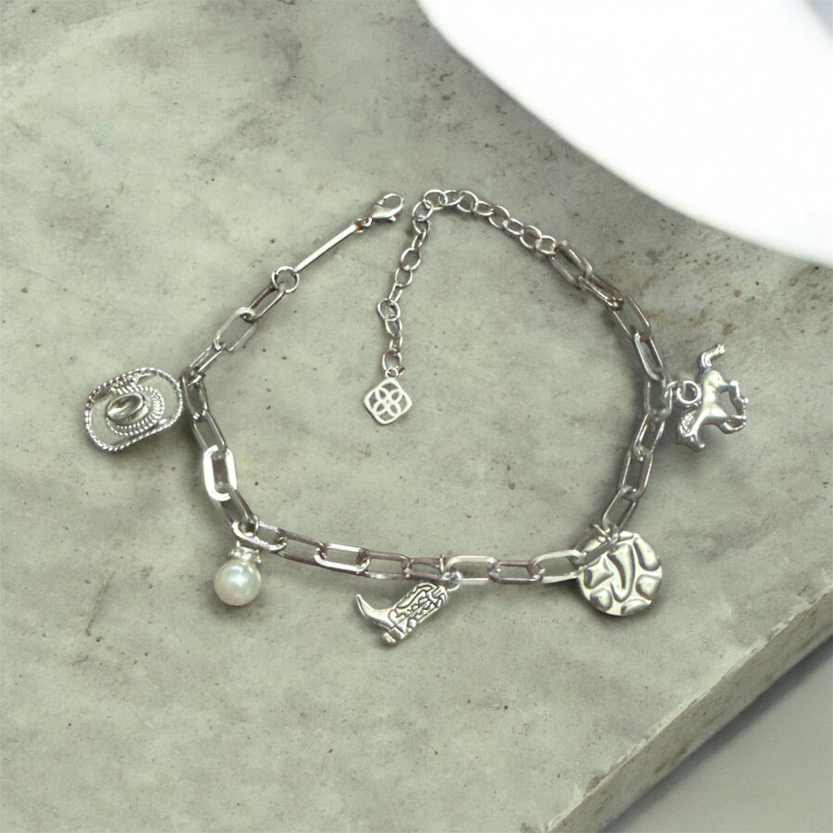 KENDRA SCOTT WESTERN THEMED ADJUSTABLE BRACELET