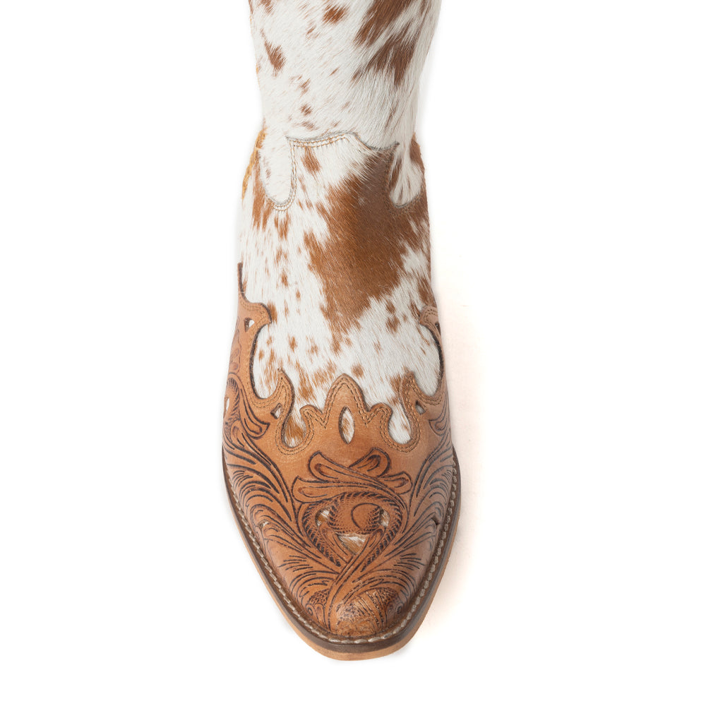DAKOTA DUST HAND TOOLED BOOTS IN TAN AND WHITE BOOTS