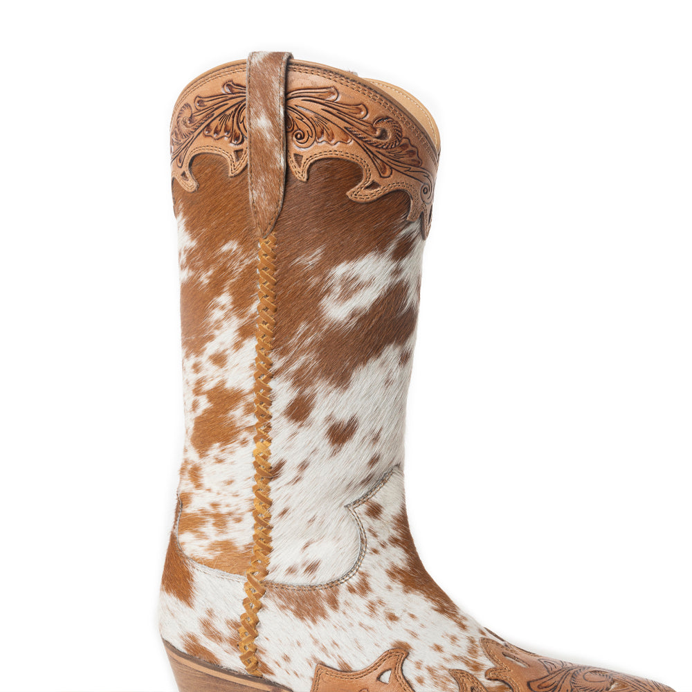 DAKOTA DUST HAND TOOLED BOOTS IN TAN AND WHITE BOOTS