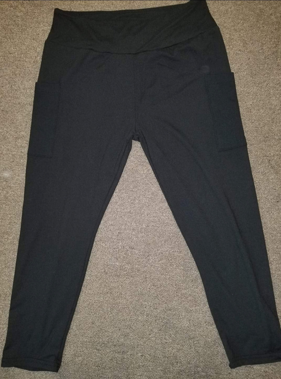 Black capris with pockets