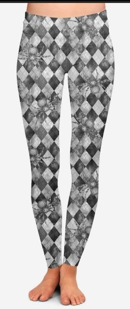 Diamond Crawler Leggings and Capris with pockets
