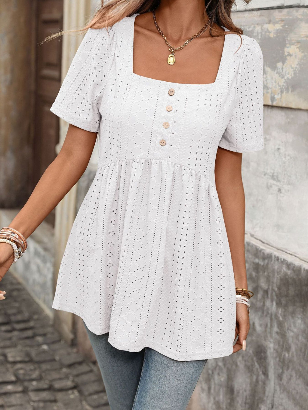 EYELET SQUARE NECK SHORT SLEEVE TOP TOP