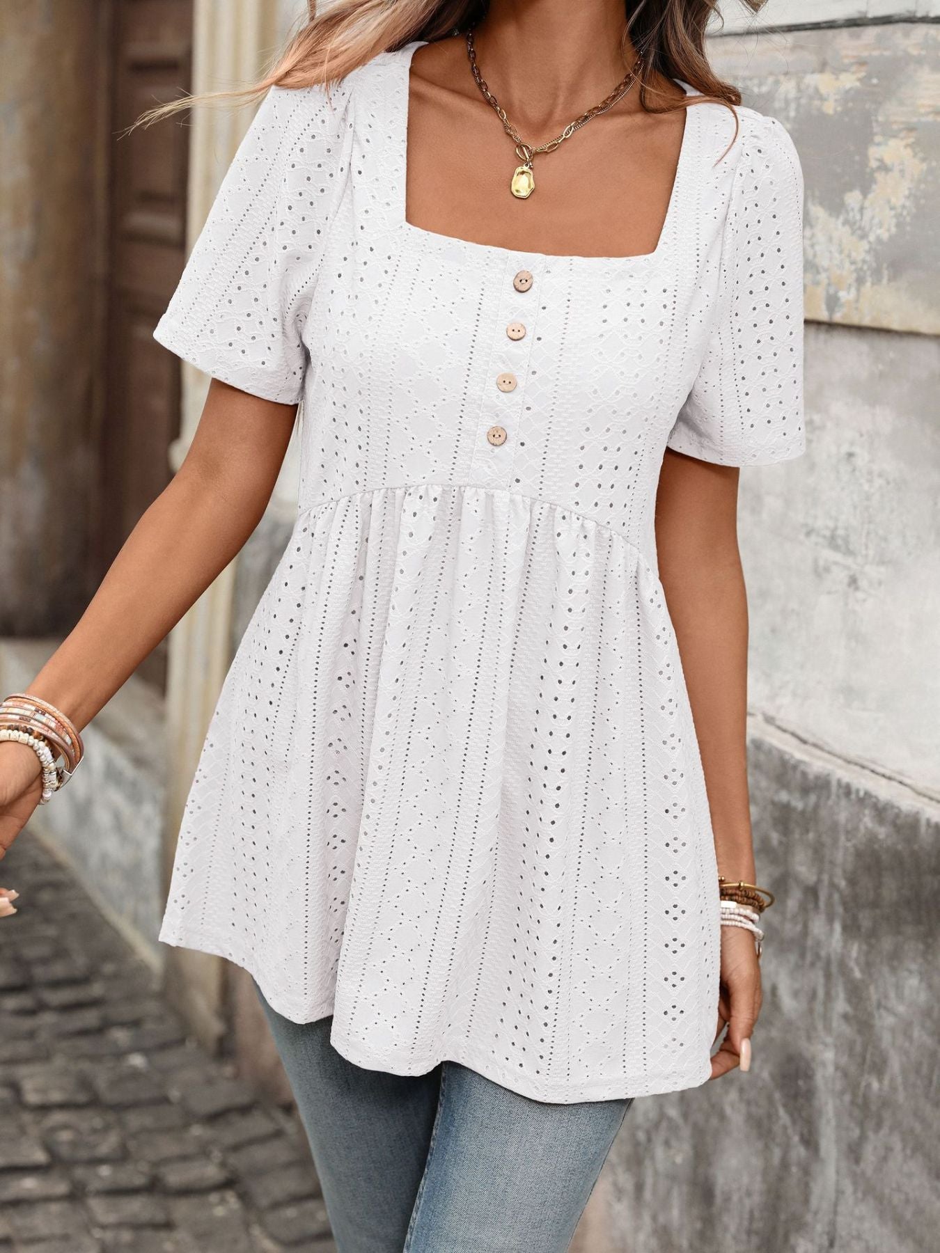 EYELET SQUARE NECK SHORT SLEEVE TOP TOP