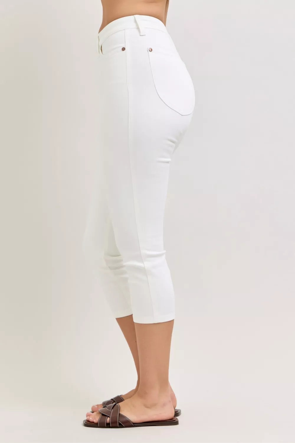 JUDY BLUE HIGH WAIST EXTENDED WAISTBAND CAPRI PANTS WITH SPADE POCKETS Judy Blue Denim