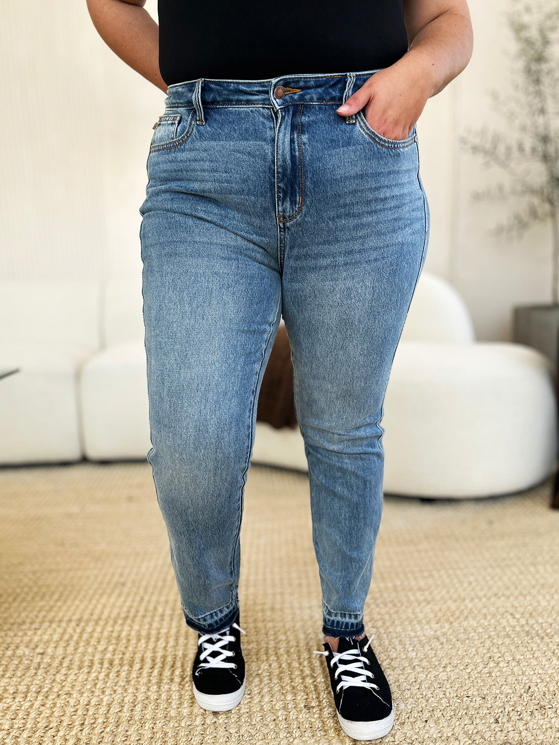 Judy Blue Mid Rise Rigid Magic Release Hem Jeans