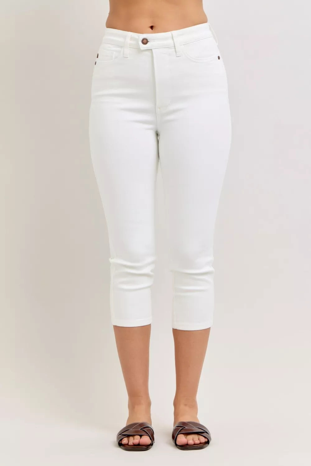 JUDY BLUE HIGH WAIST EXTENDED WAISTBAND CAPRI PANTS WITH SPADE POCKETS Judy Blue Denim