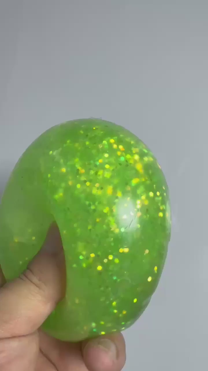 video of green grinch dumpling