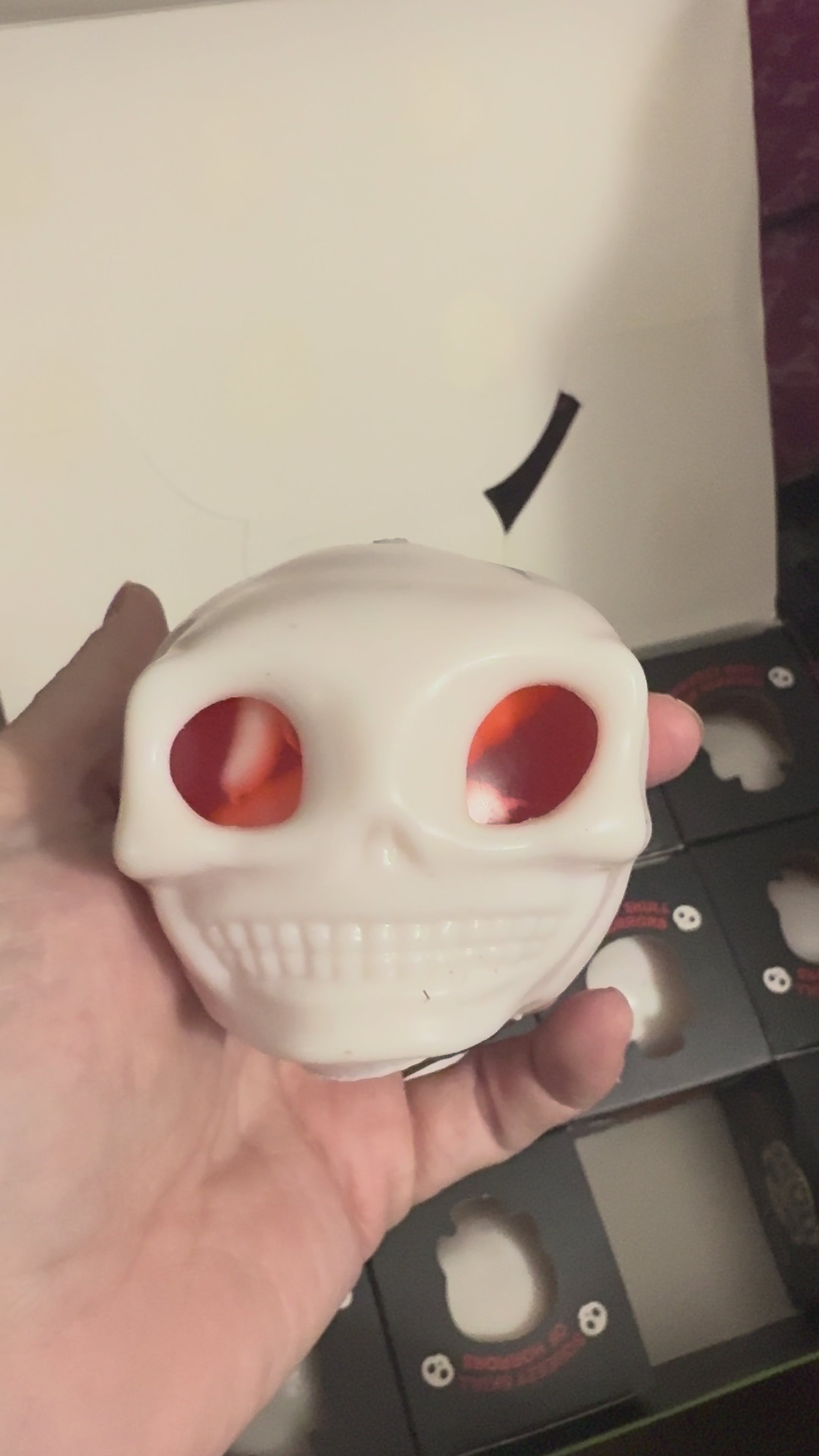 Video of the skull when given a squeeze