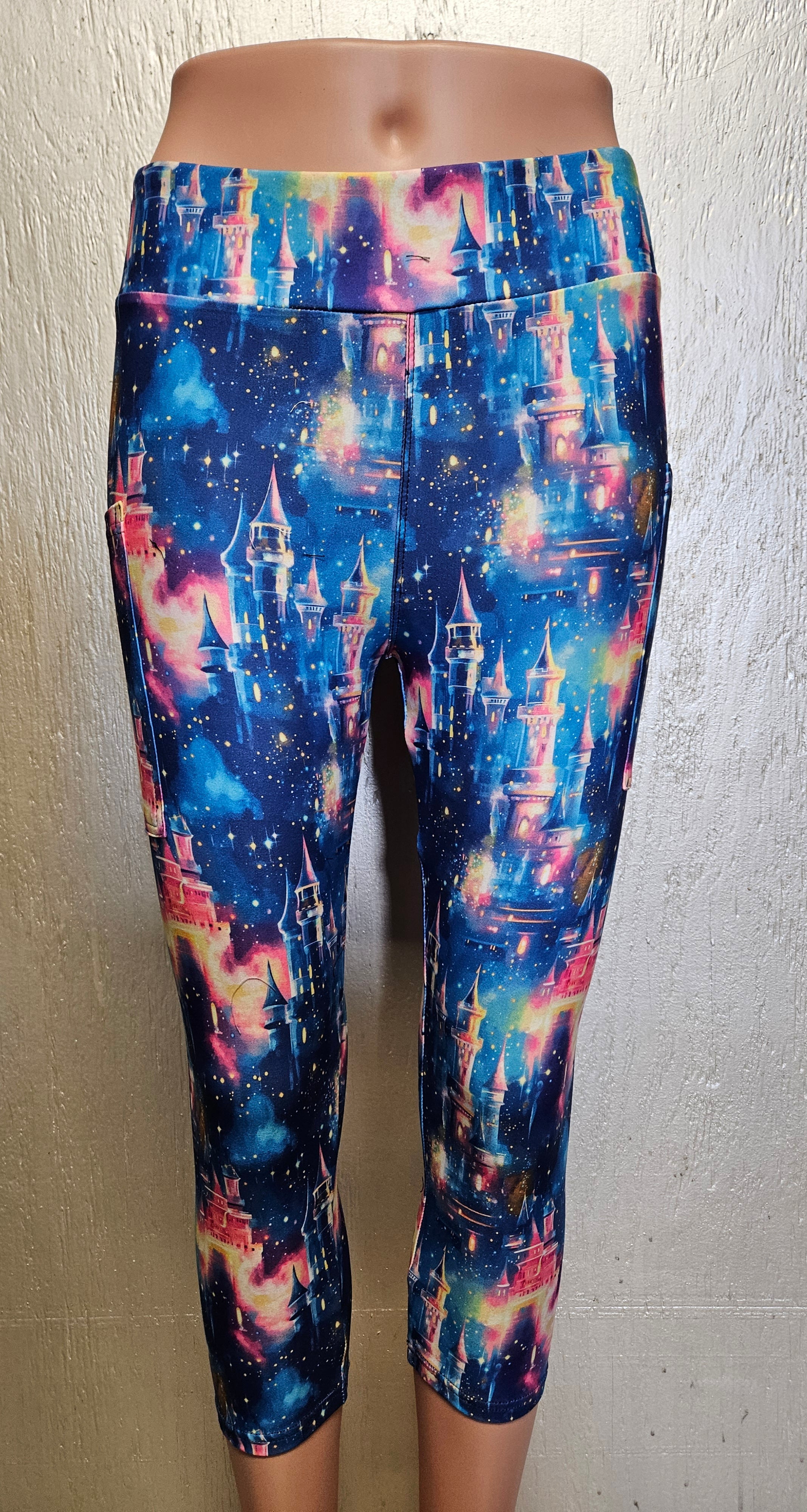 Neon Castle capris with pockets