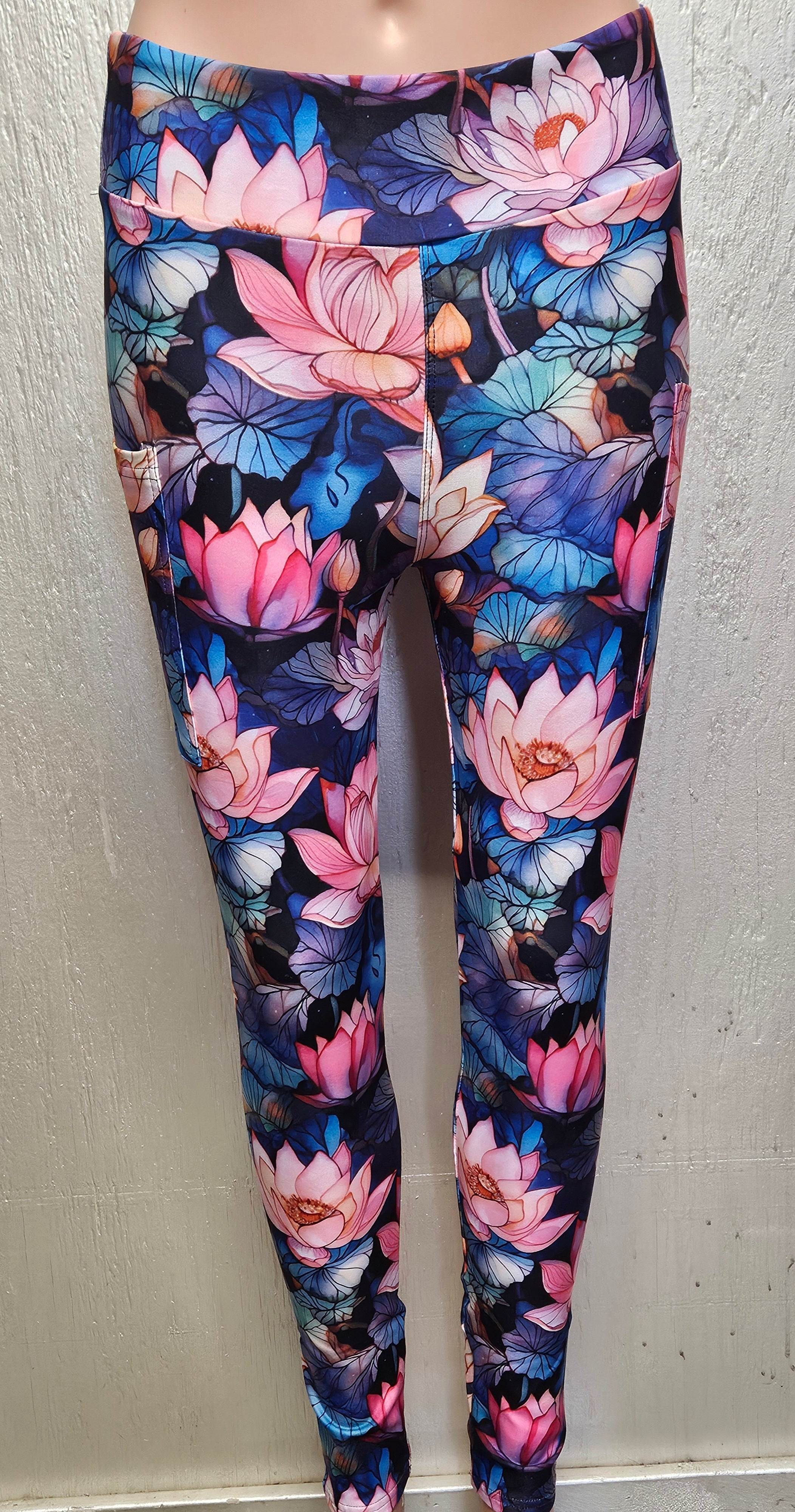Lotus Flowers leggings and capris with pockets