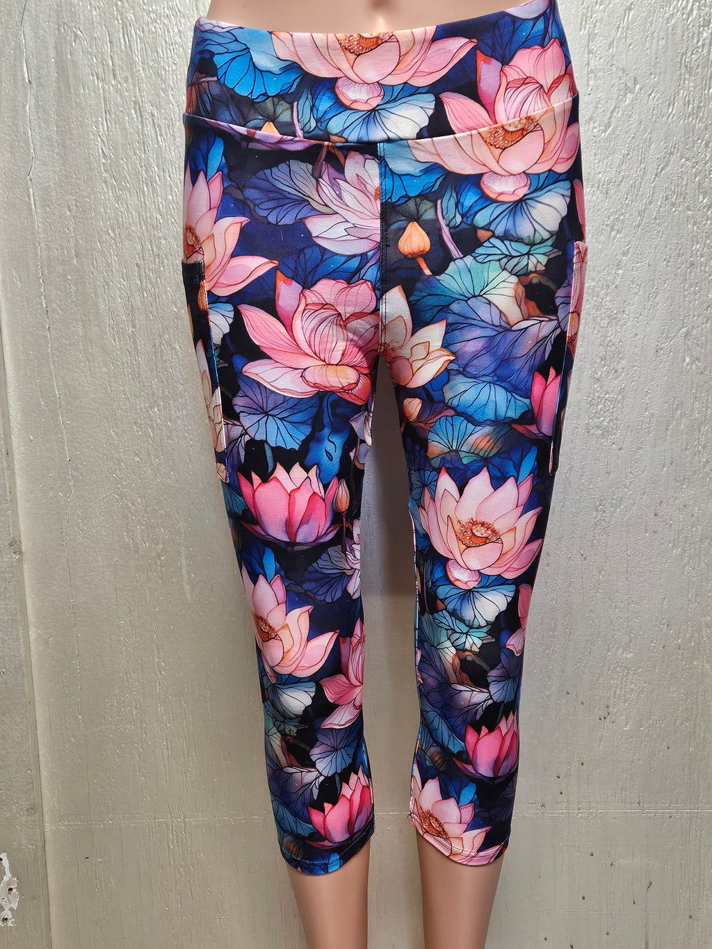 Lotus Flowers leggings and capris with pockets