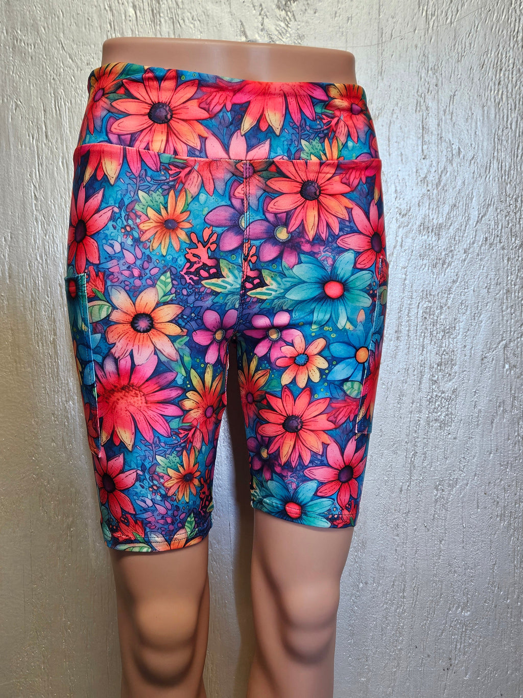 Hipper Flower 8 capris and biker shorts
