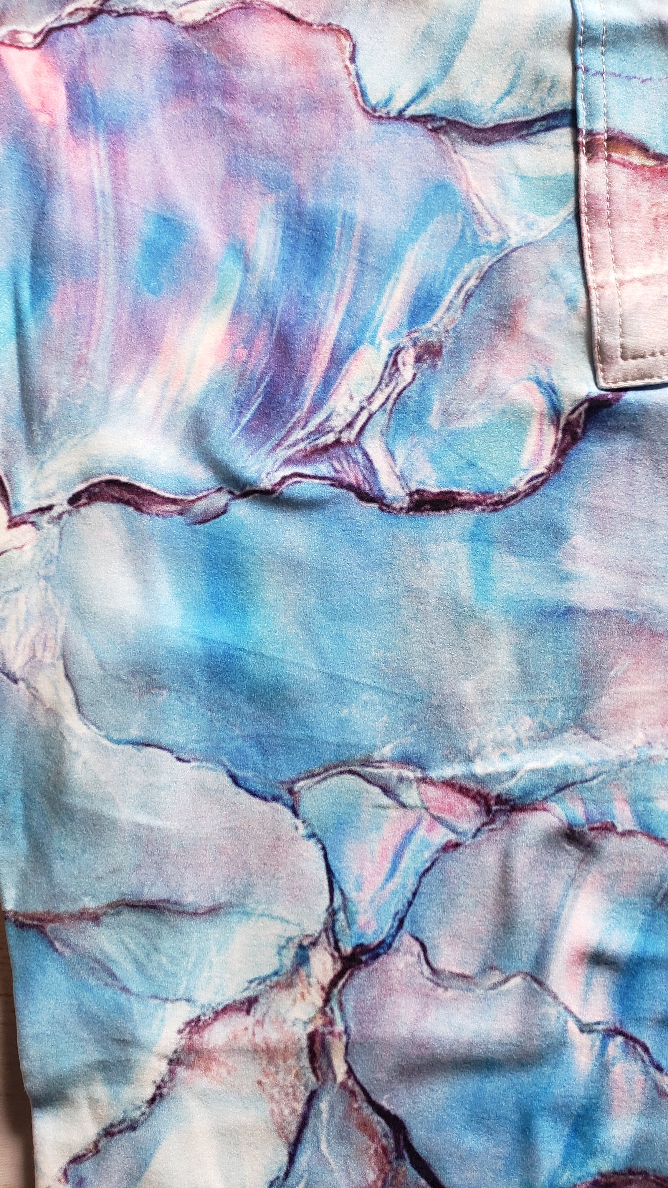 Iridescent Shell leggings and capris with pockets