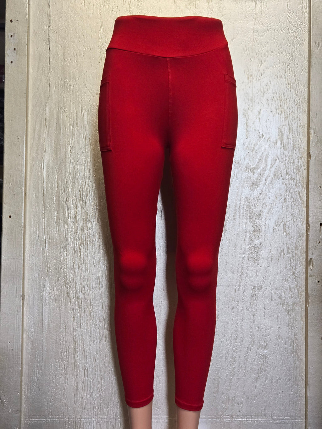 RED CAPRIS AND LEGGINGS WITH POCKETS