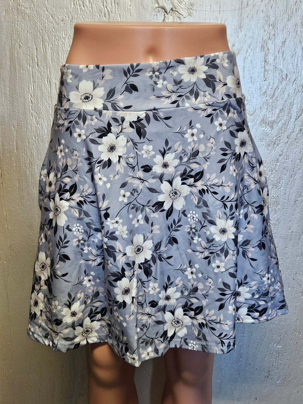 Grey Floral capris and skorts with pockets