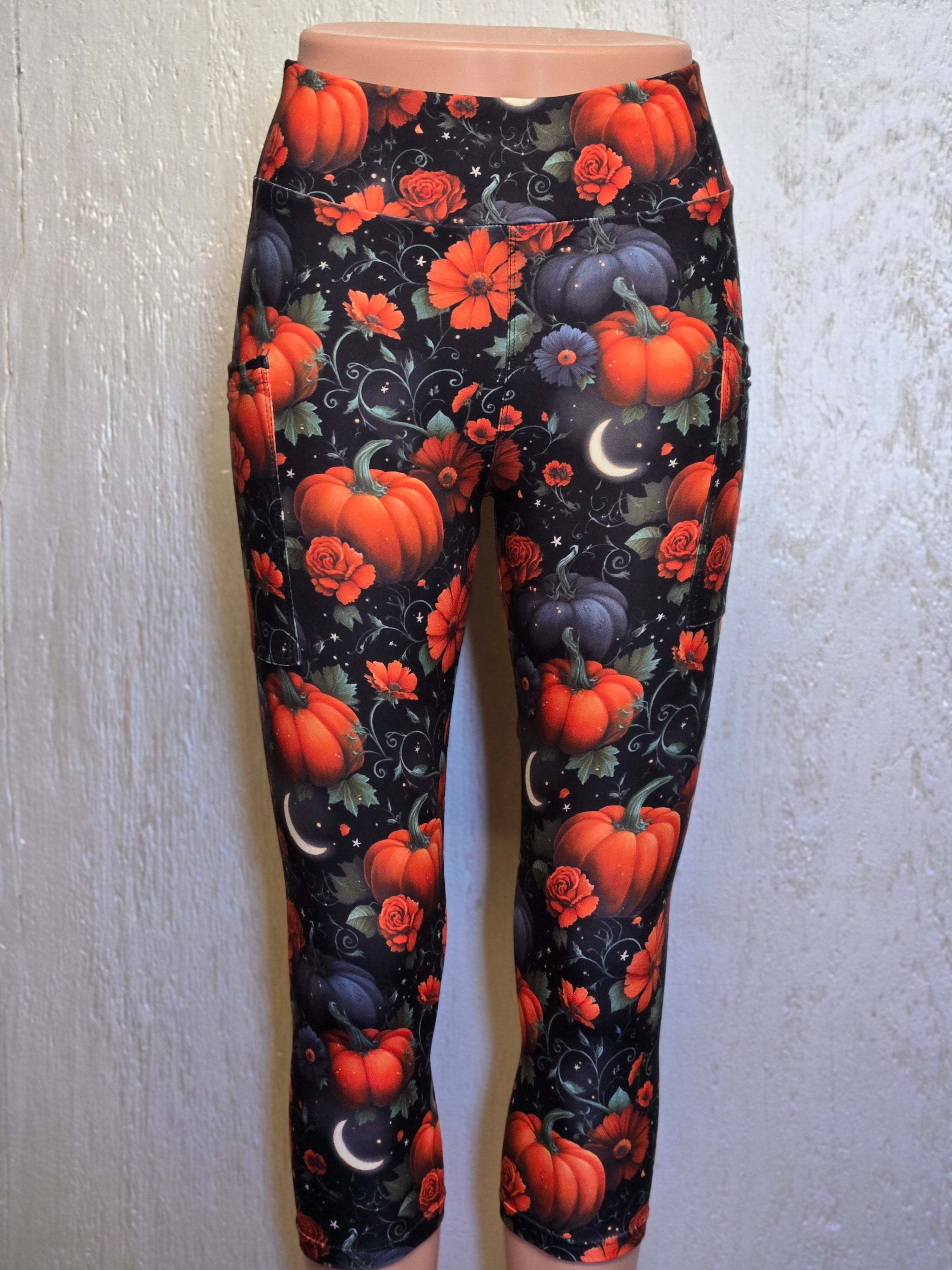 Night pumpkins capris with pockets