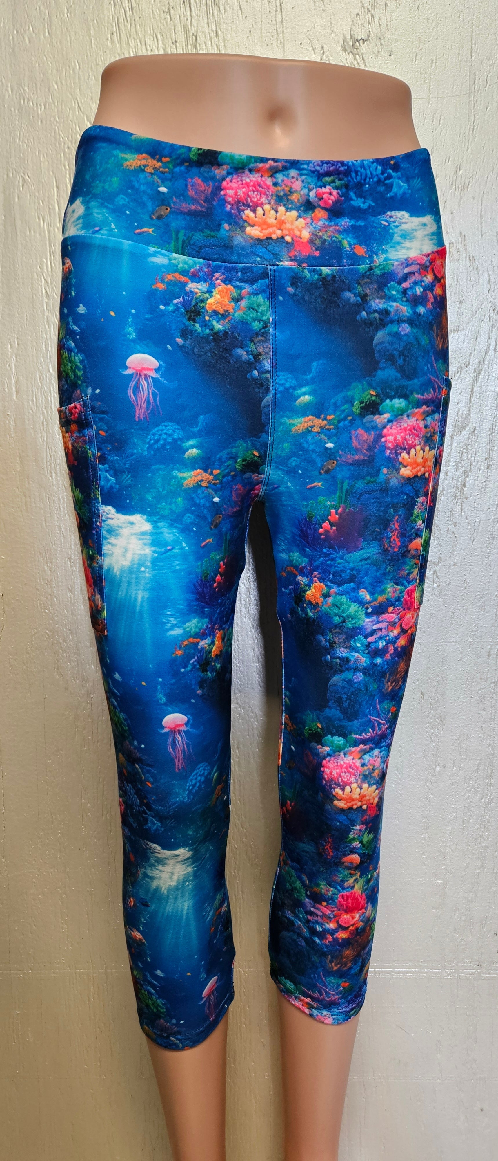 Underwater Beauty capris with pockets