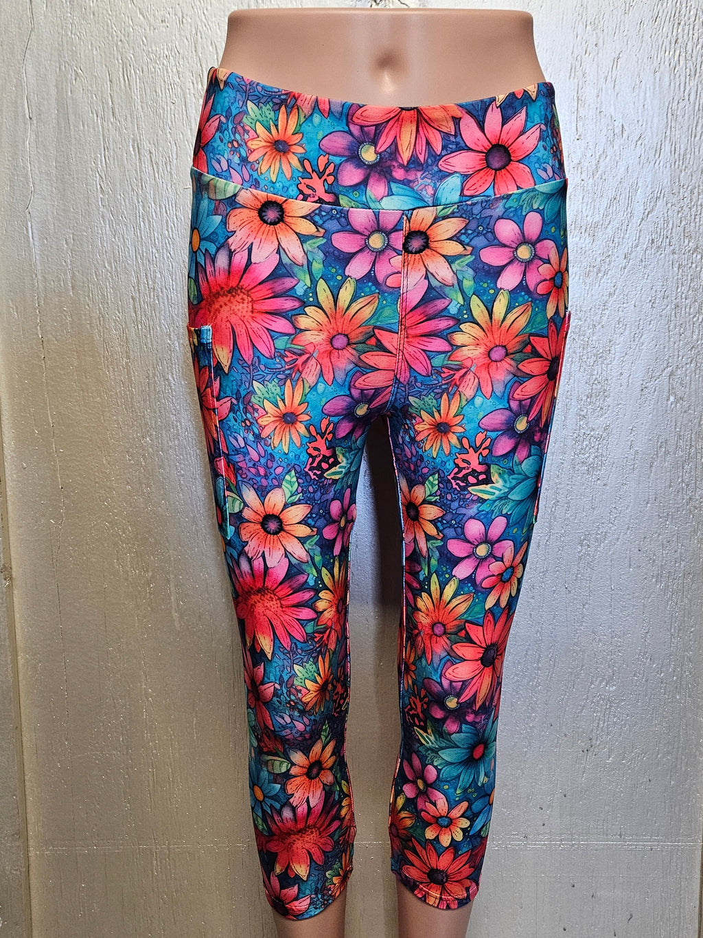 Hipper Flower 8 capris and biker shorts