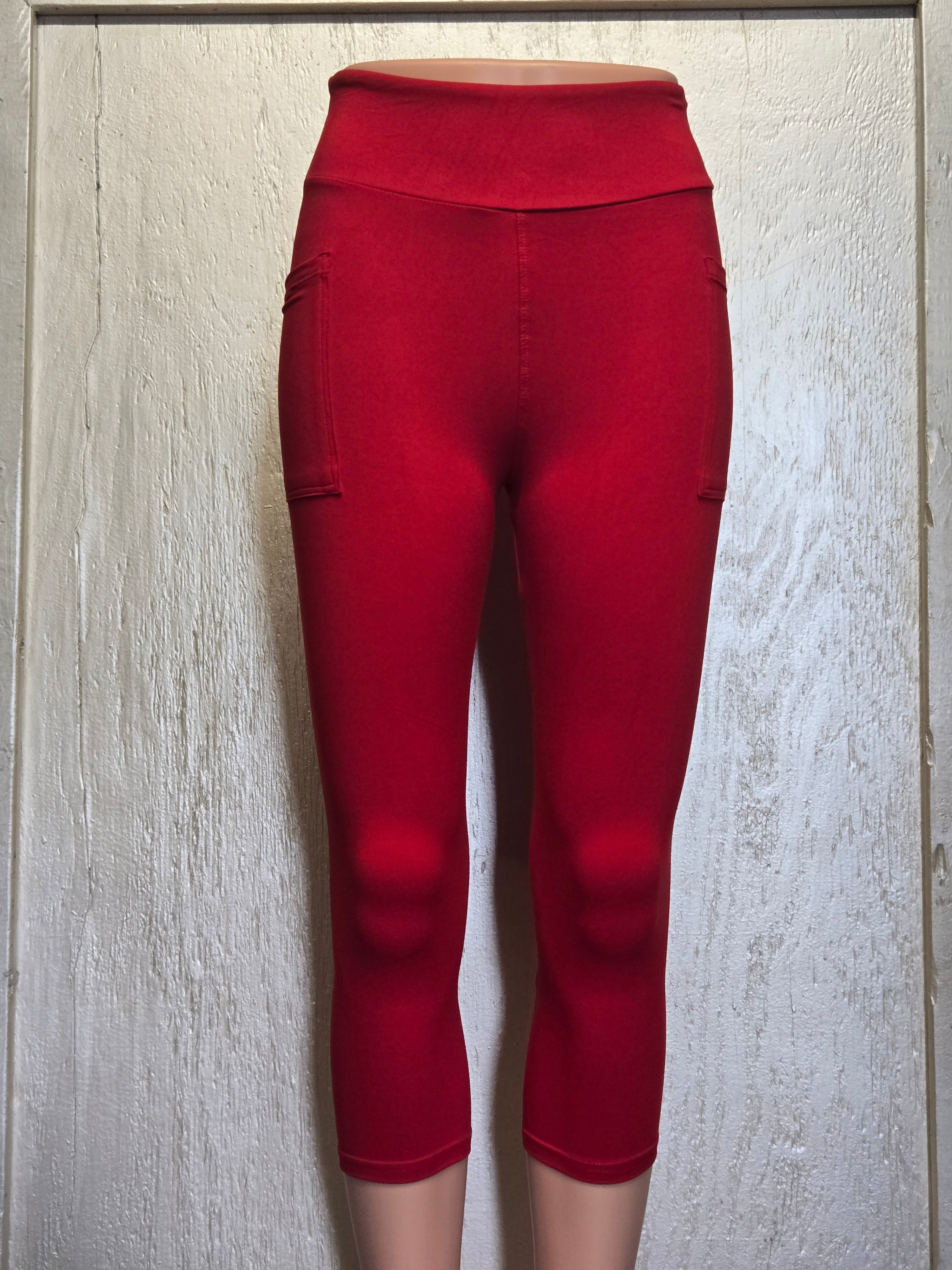RED CAPRIS AND LEGGINGS WITH POCKETS
